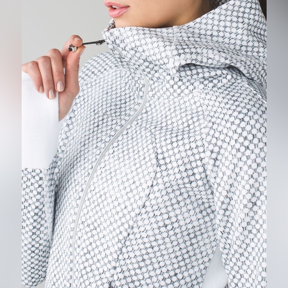 Lululemon Scuba Hoodie - Picture 3 of 9